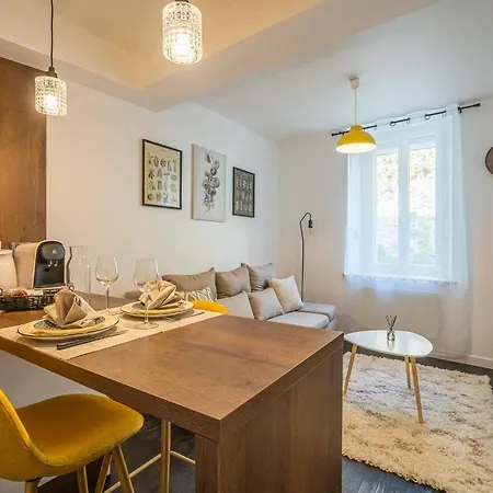 Le Rempart ~ Centre ~ Arrivee Autonome Apartment