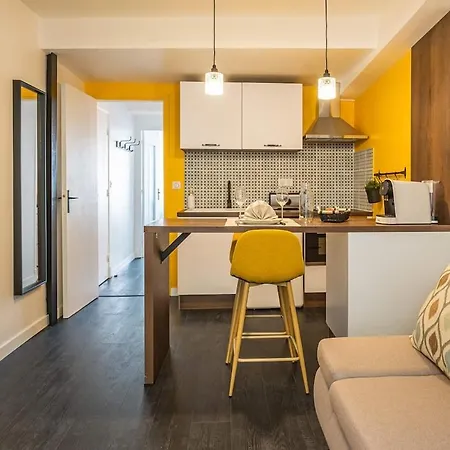 Le Rempart ~ Centre ~ Arrivee Autonome Apartment